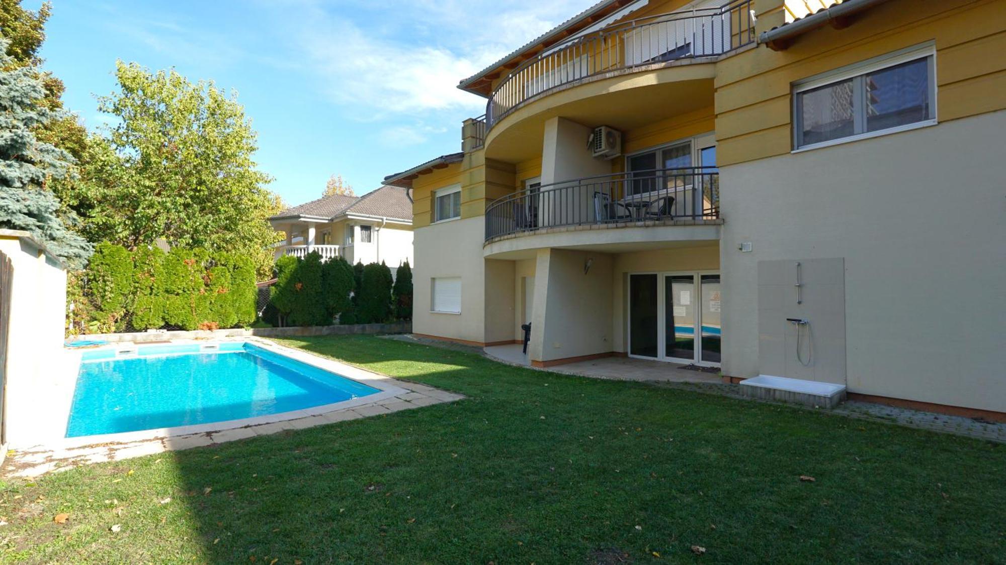 Yellow Sun Apartman Apartment *