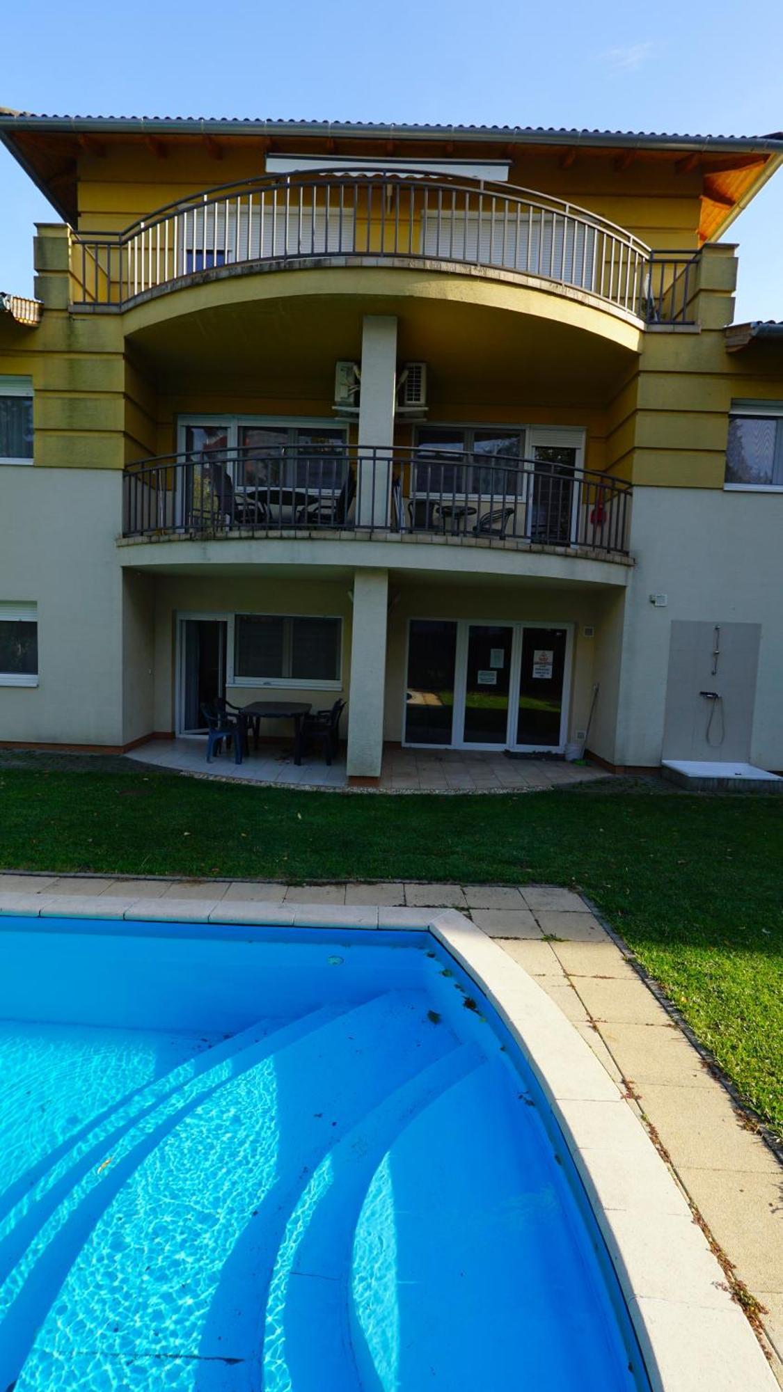 Yellow Sun Apartman Apartment Siofok