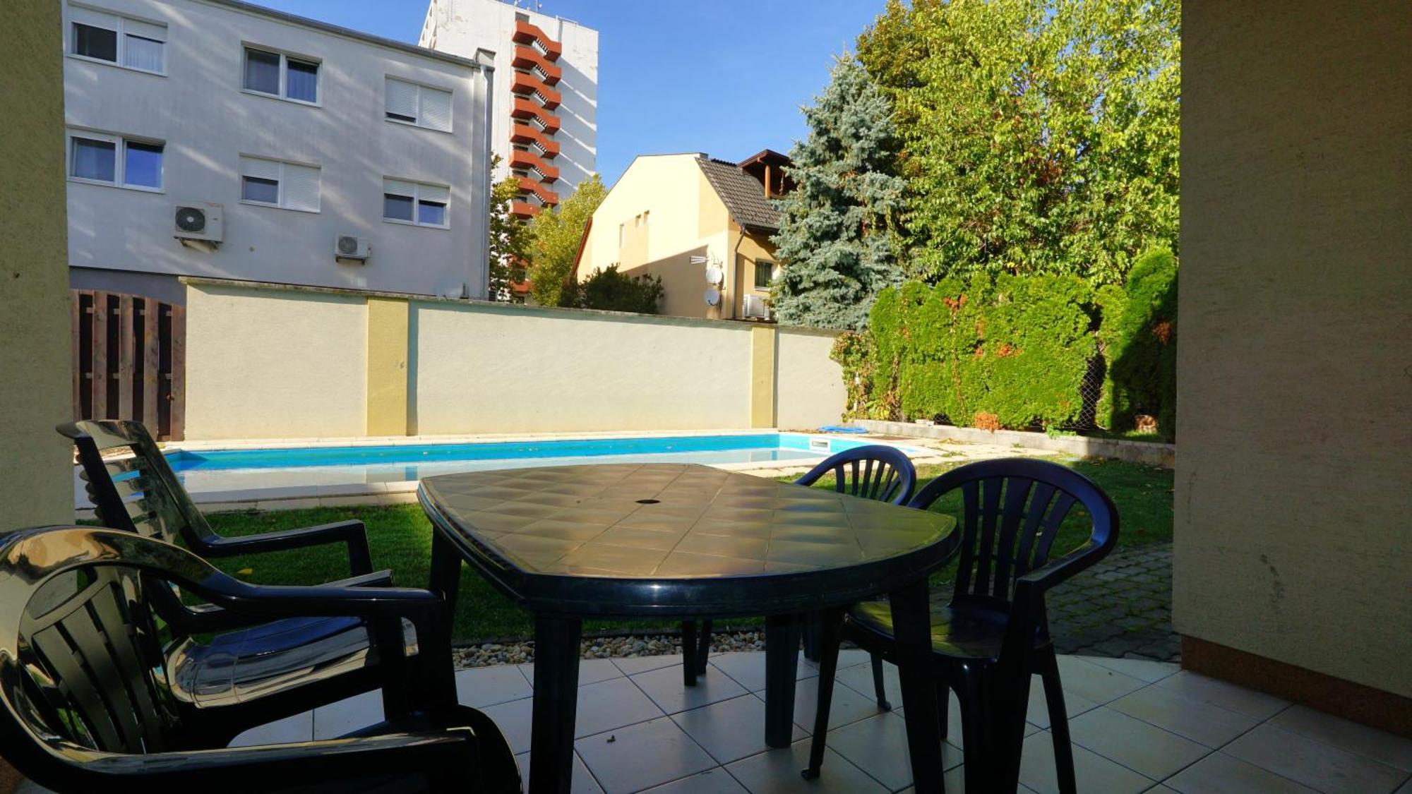 Yellow Sun Apartman Apartment