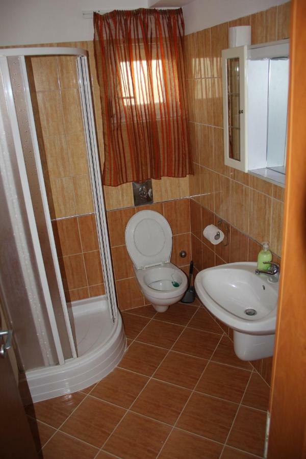 Apartment Yellow Sun Apartman