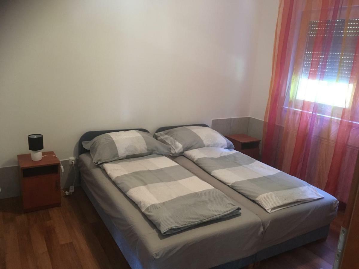 Apartment Yellow Sun Apartman