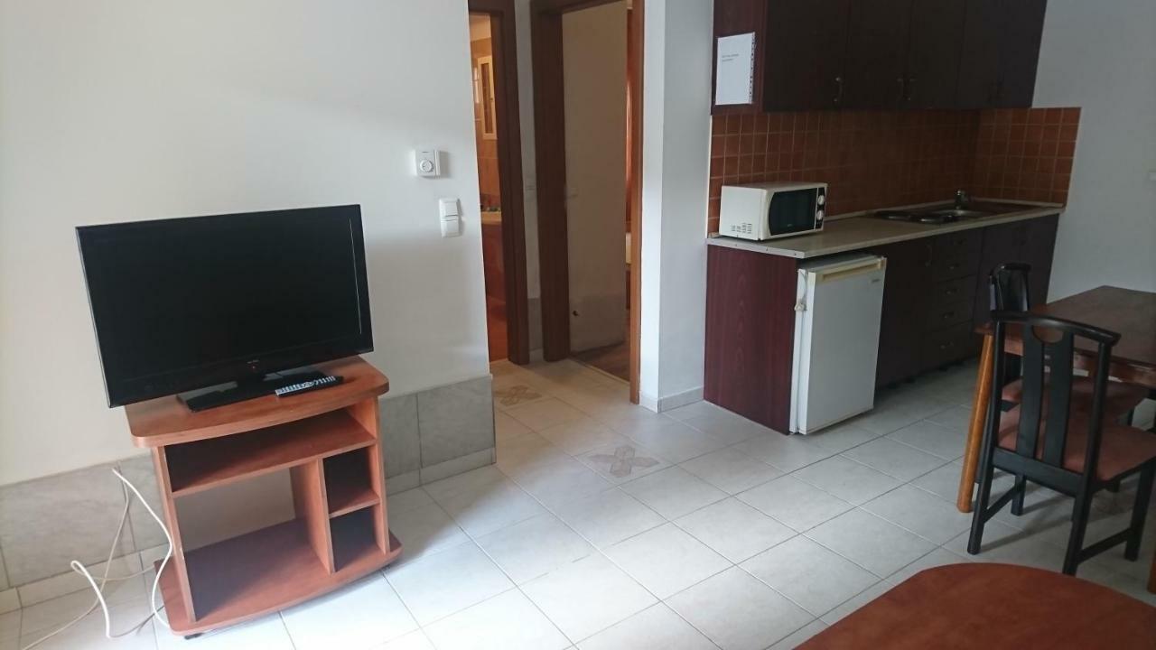 Yellow Sun Apartman Apartment